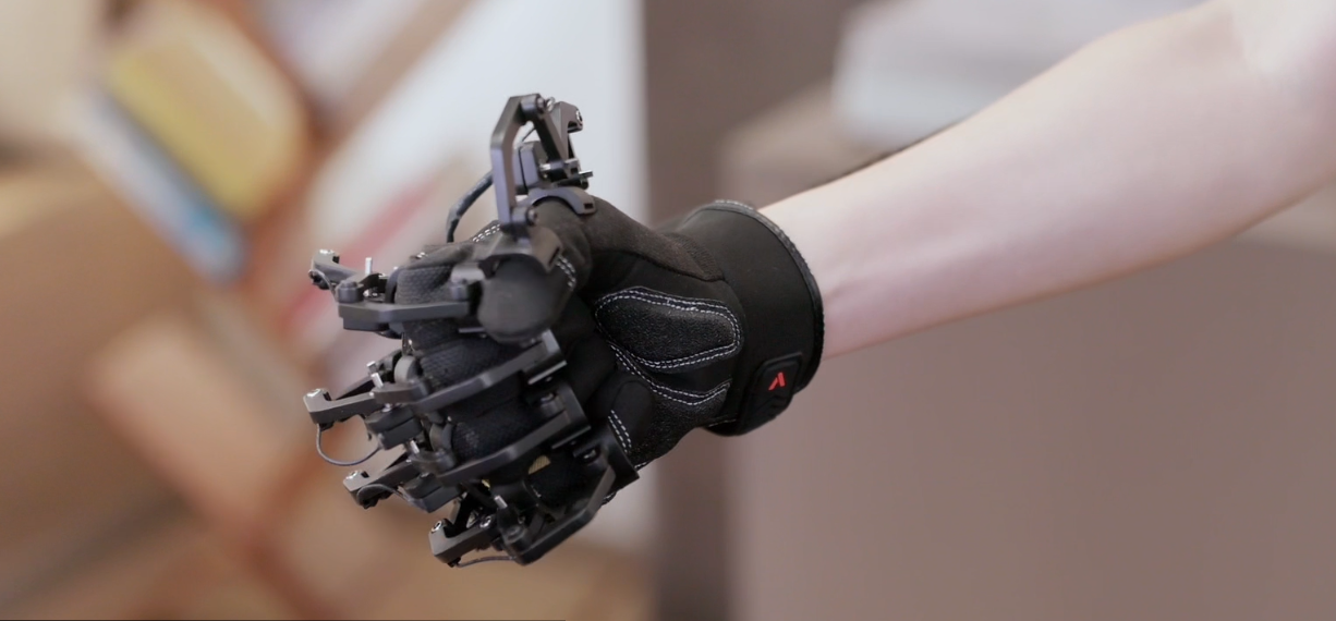 How to Use a Wearable Suit for Long-Distance Robotic Control